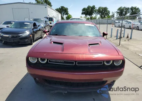 2018 Dodge Challenger Sxt z USA, uszkodzony, nr VIN 2C3CDZAG1JH255596